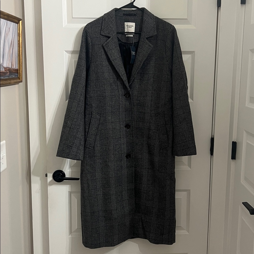 Abercrombie & Fitch Black and White Houndstooth Coat - The A&F Dad Coat